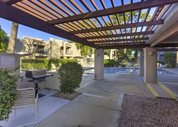 Charming In Scottsdale! Apartment